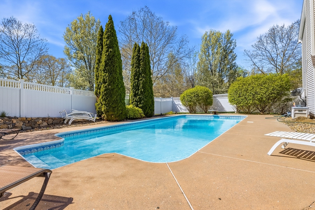 1 Tallowood Ln, Amesbury, MA Photo #42