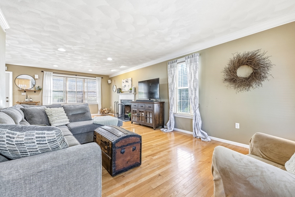 1 Tallowood Ln, Amesbury, MA Photo #19