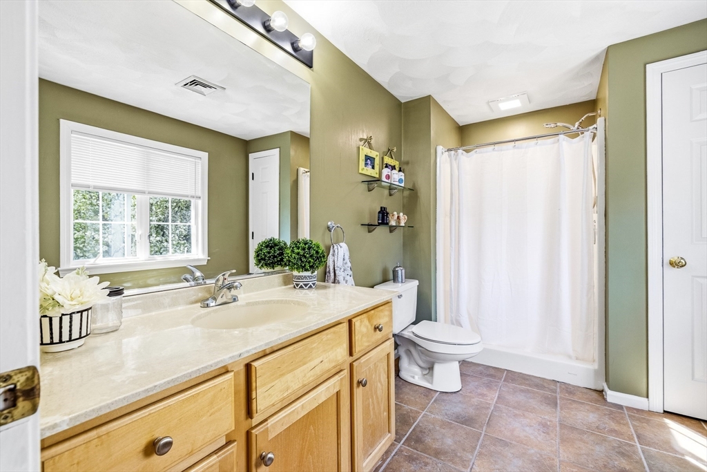 1 Tallowood Ln, Amesbury, MA Photo #27