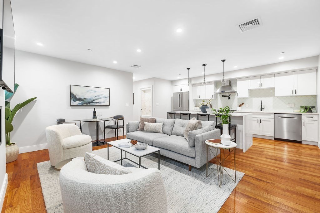 113-115 Falcon Street 113-2