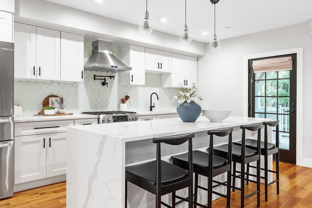 113-115 Falcon Street 113-2