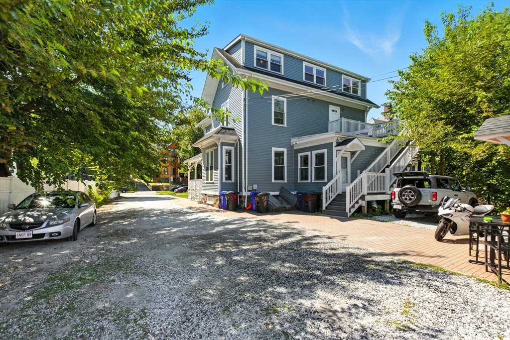 581 Cambridge St