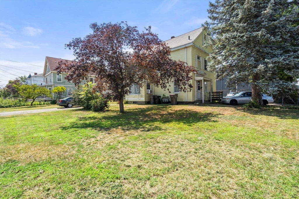Photo of 135 Irving St, Framingham, MA