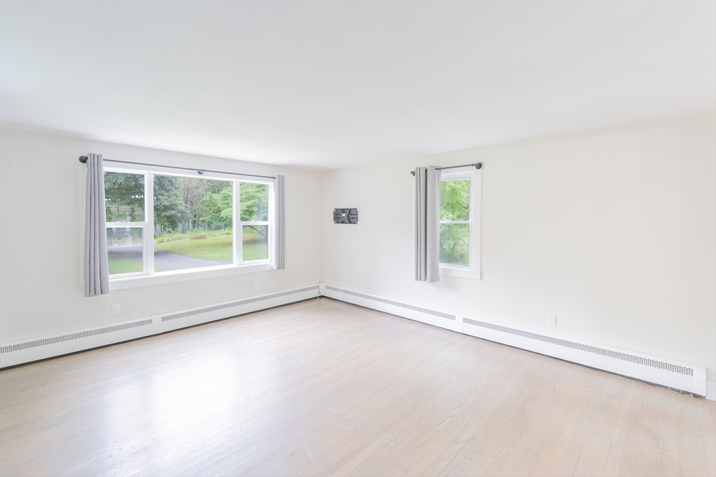 725 Lombard Rd