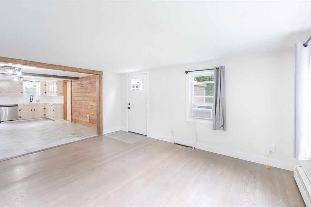 725 Lombard Rd