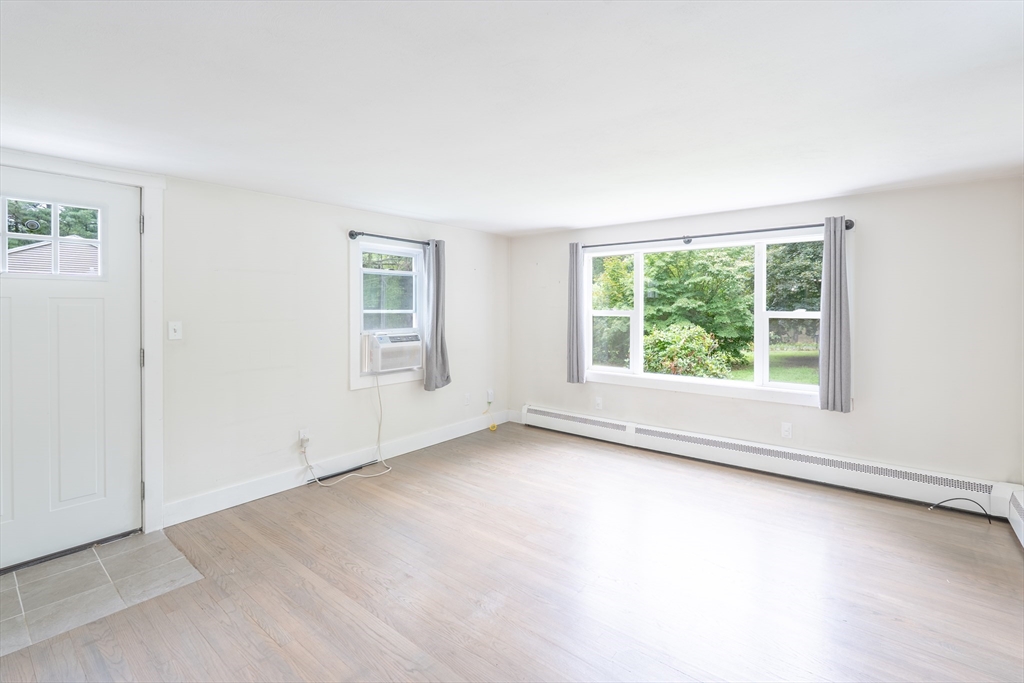 725 Lombard Rd
