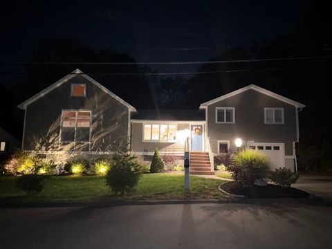 11 Crowley Rd Burlington MA 01803