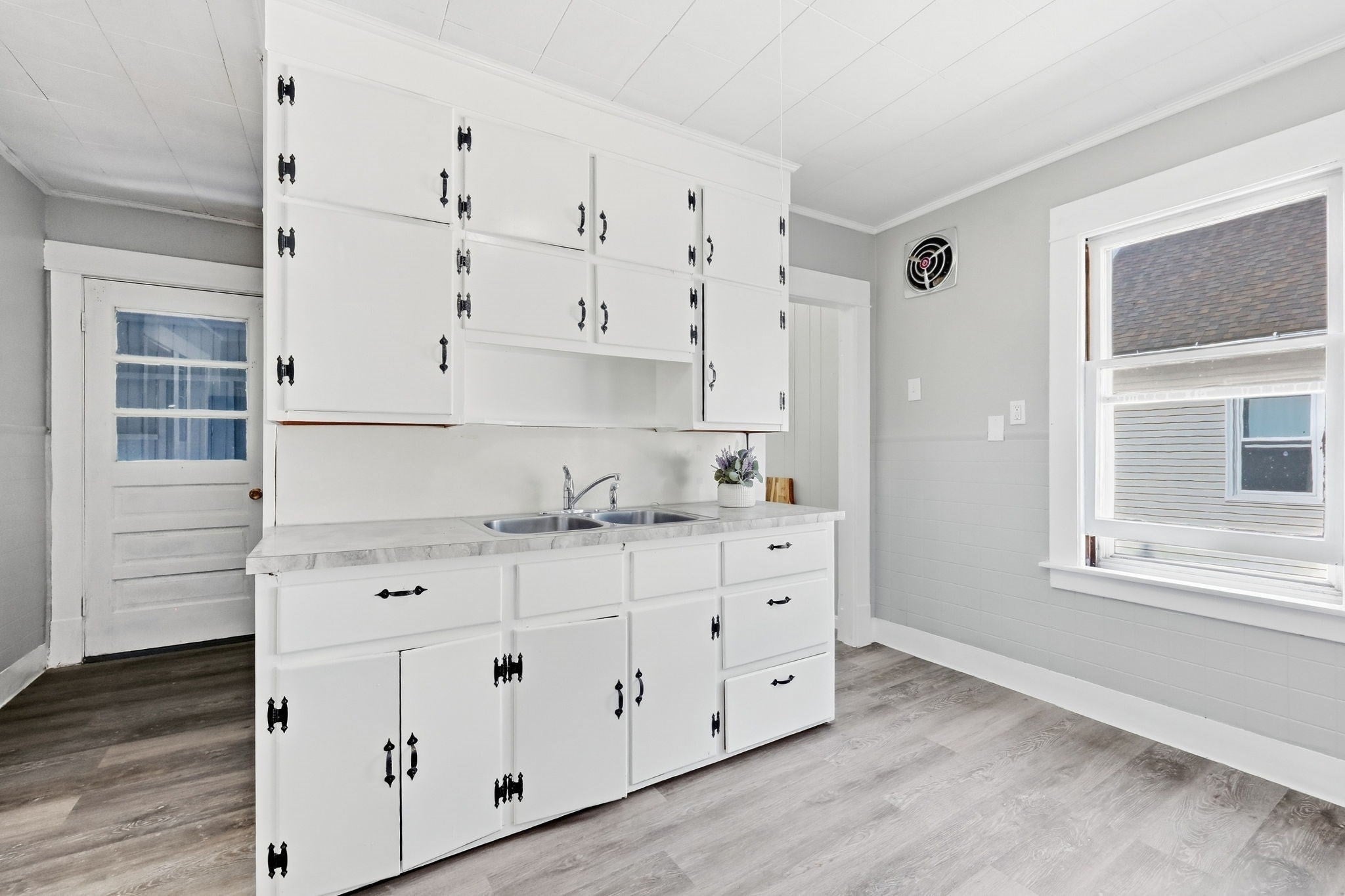 20 Rathburn St, Chicopee, MA, 20 Rathburn St, Chicopee, MA Photo #15
