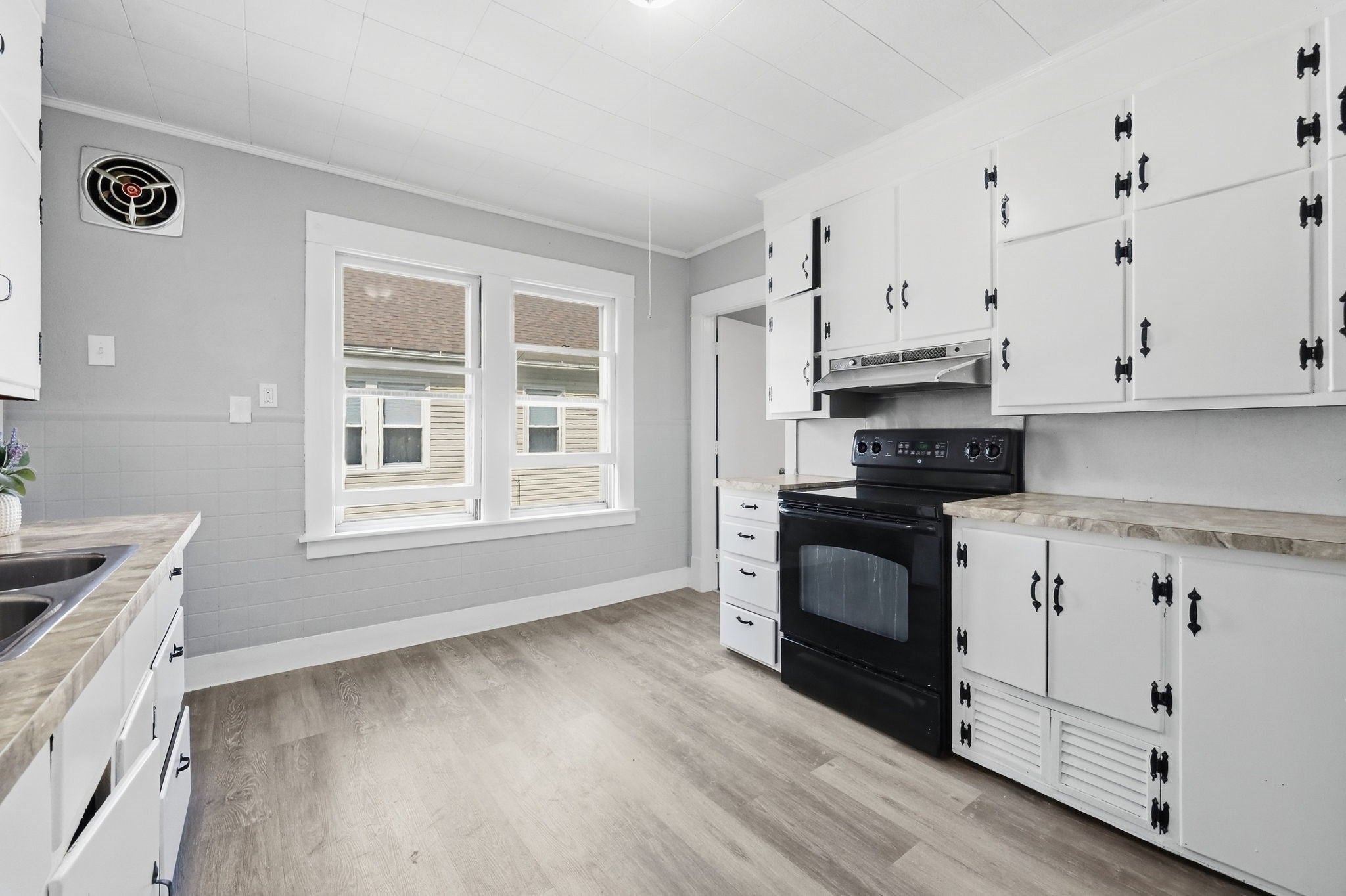 20 Rathburn St, Chicopee, MA, 20 Rathburn St, Chicopee, MA Photo #13