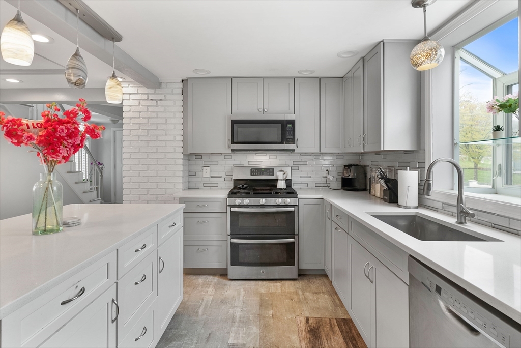 157 May St