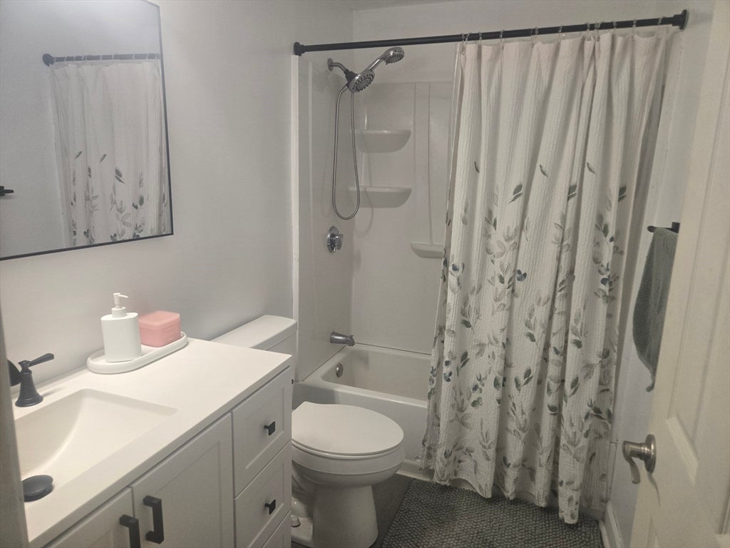 6 Corey Colonial #6, Agawam, MA Photo #11