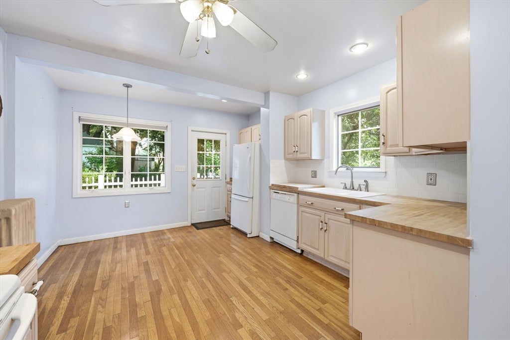 1 Belvidere Ave, Worcester, MA Photo #4