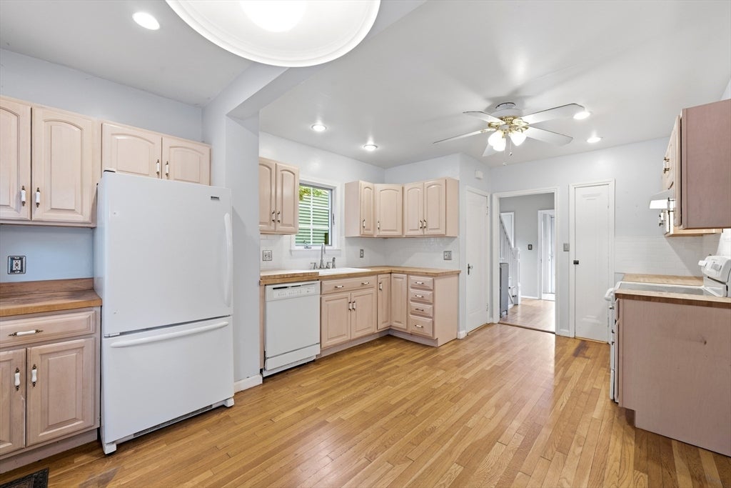 1 Belvidere Ave, Worcester, MA Photo #2
