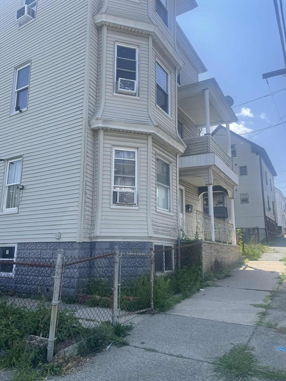 212 Weld St