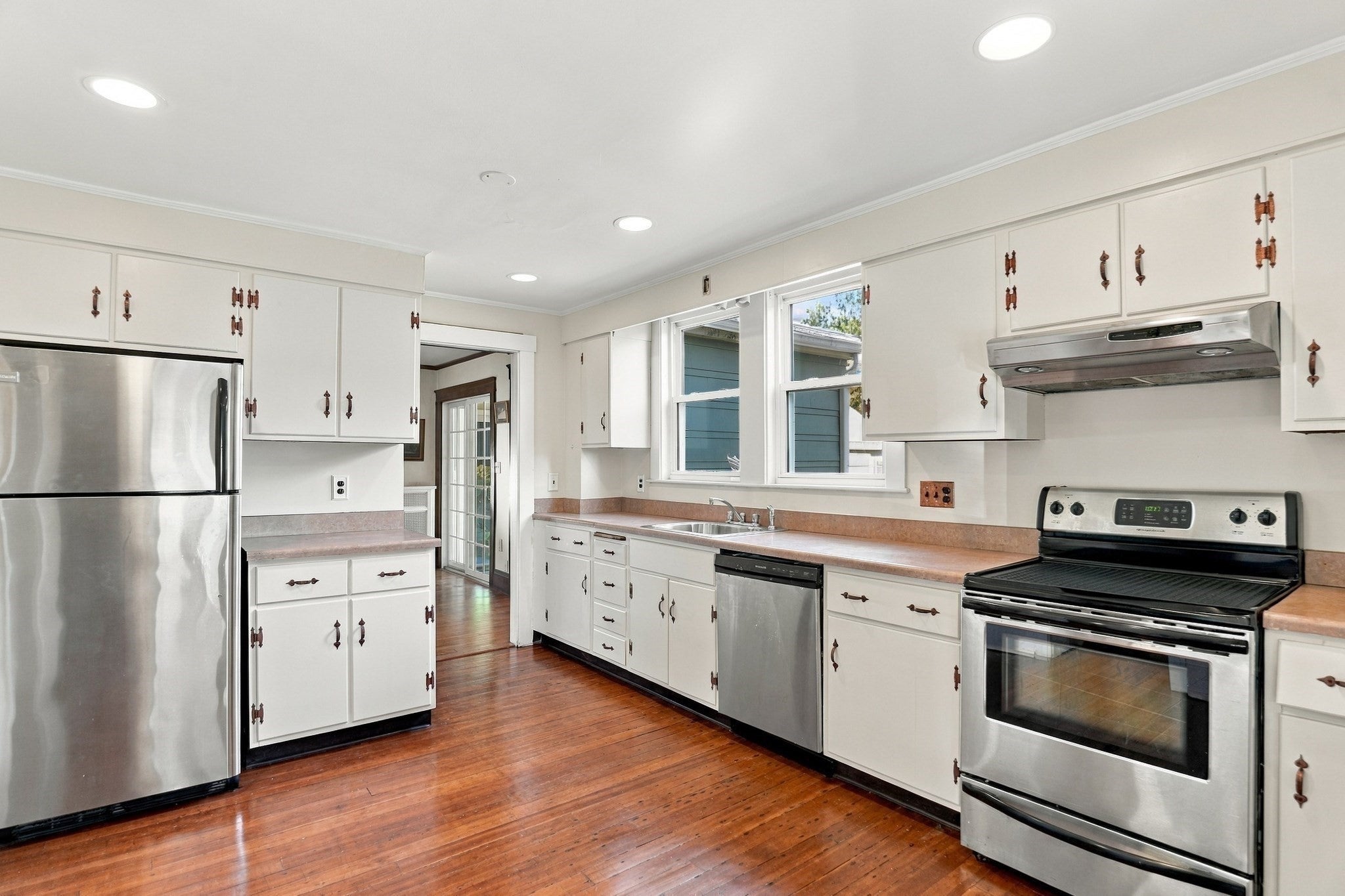 4 Henry Avenue, Woburn, MA, 4 Henry Avenue, Woburn, MA Photo #11