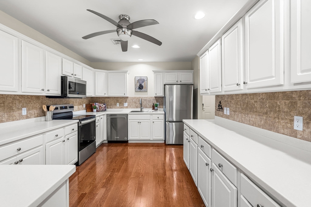 974 Main St 30