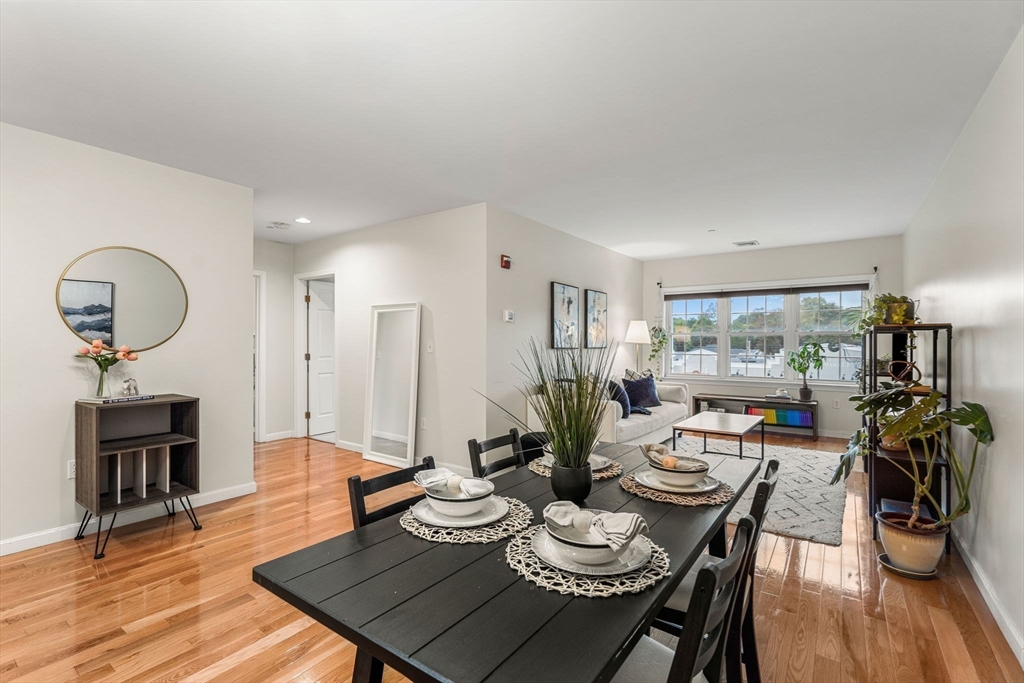 974 Main St 30