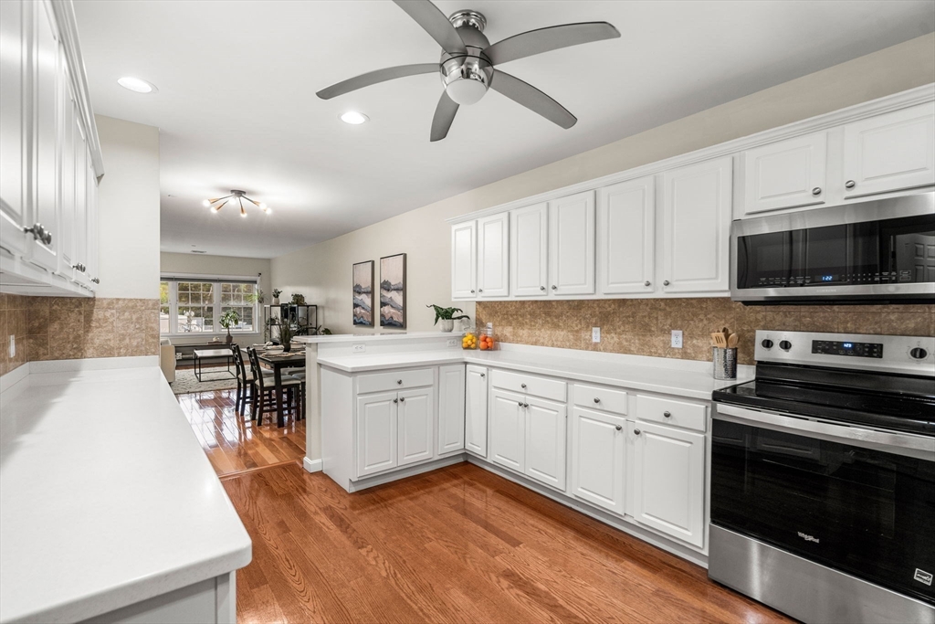 974 Main St 30