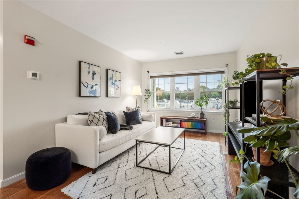 974 Main St 30