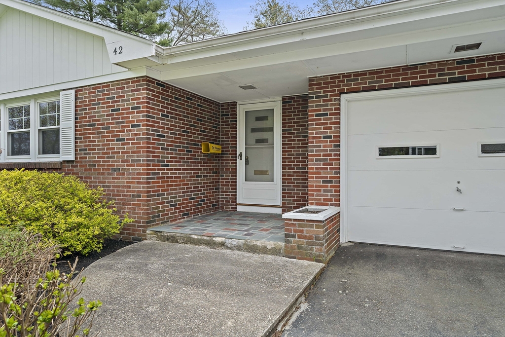 42 Norton Ave