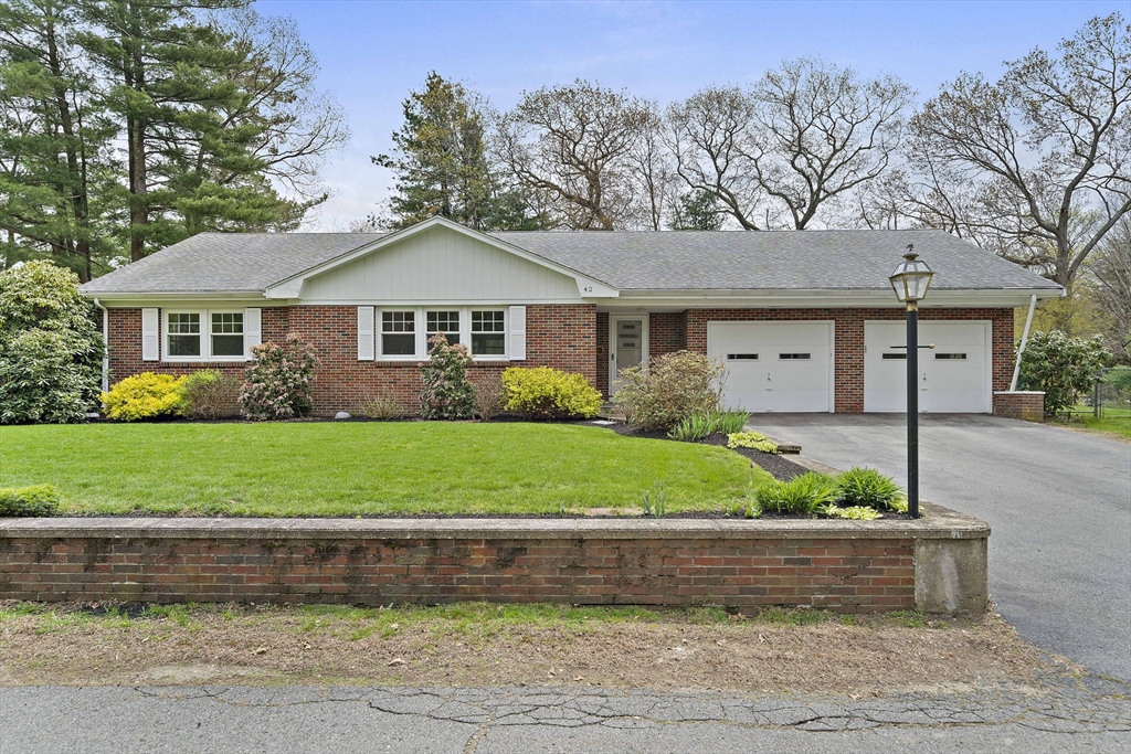 42 Norton Ave