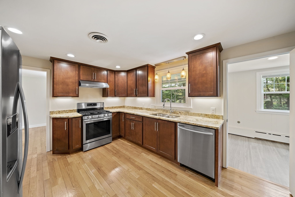 42 Norton Ave