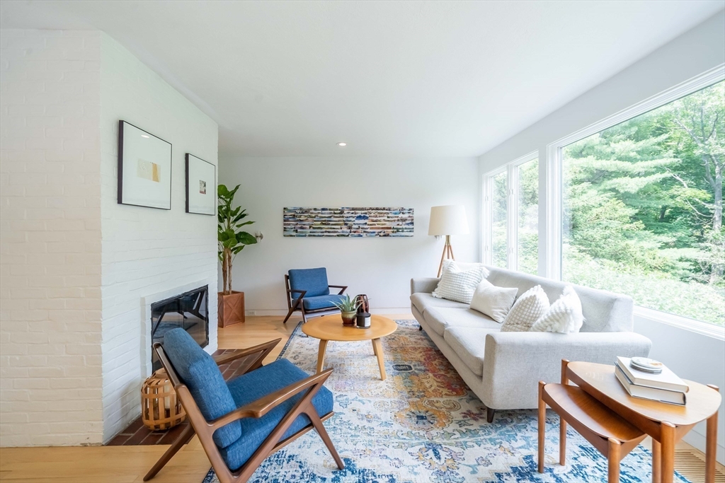 5 Moon Hill Rd