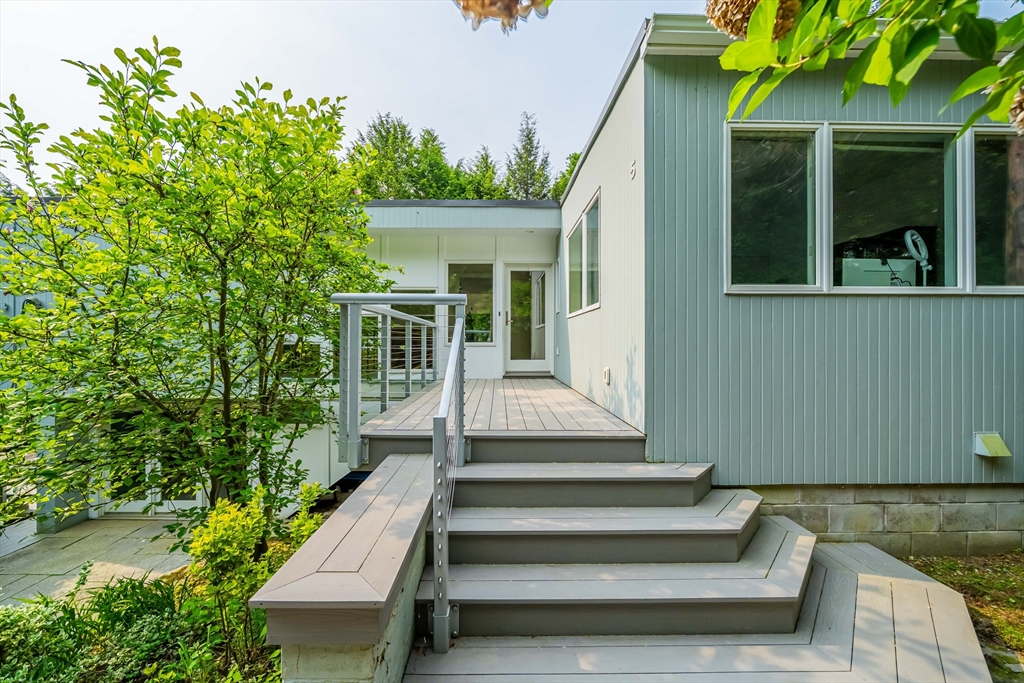 5 Moon Hill Rd