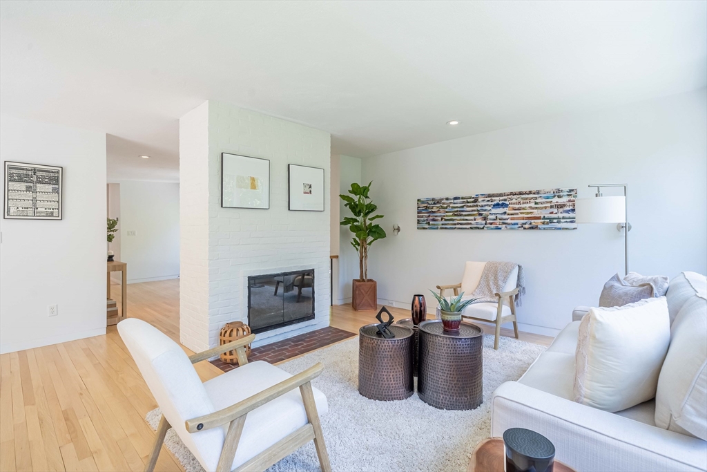 5 Moon Hill Rd