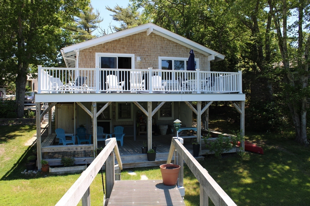 133 Edgewater Dr W