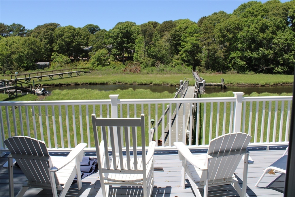 133 Edgewater Dr W