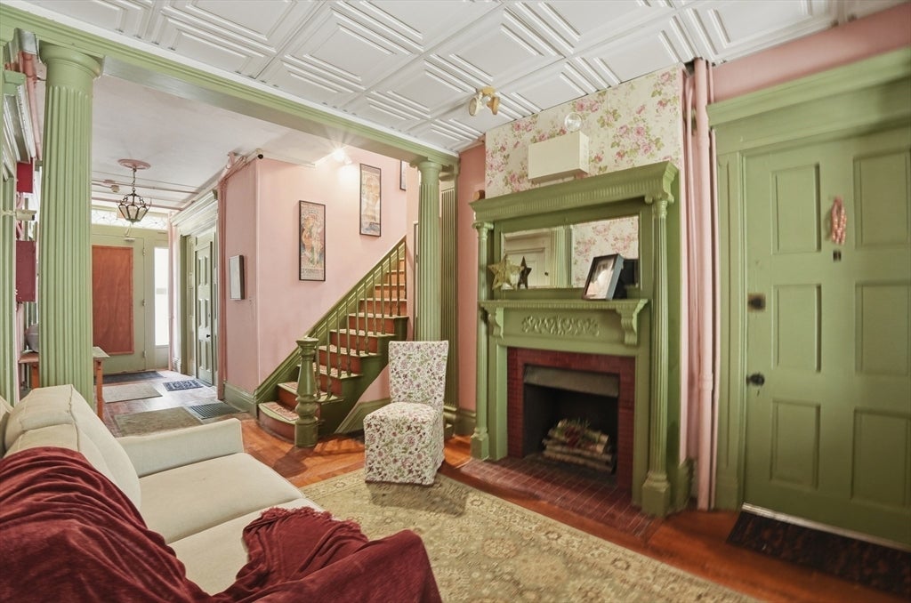 556 High Street