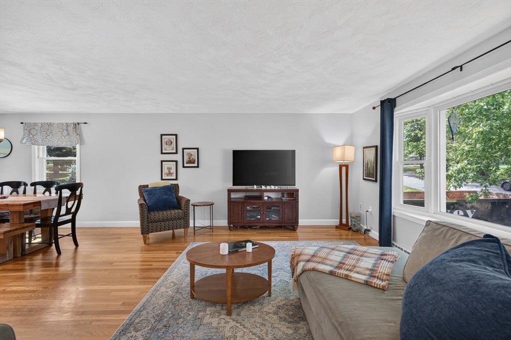 3 Jerridge Ln, Chelmsford, MA, 3 Jerridge Ln, Chelmsford, MA Photo #4