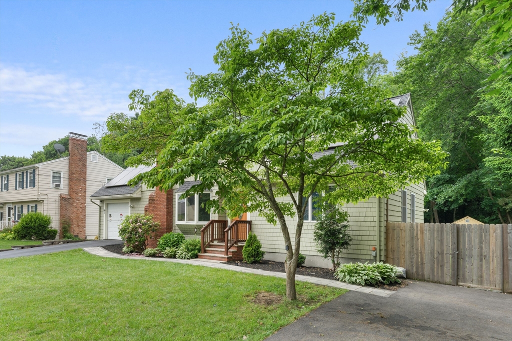 54 Carmel Cir