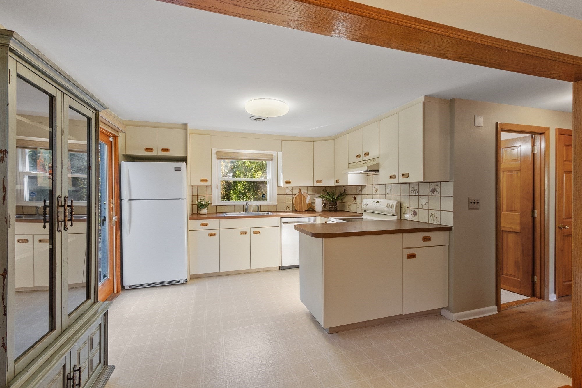 390 North Rd, Bedford, MA, 390 North Rd, Bedford, MA Photo #12