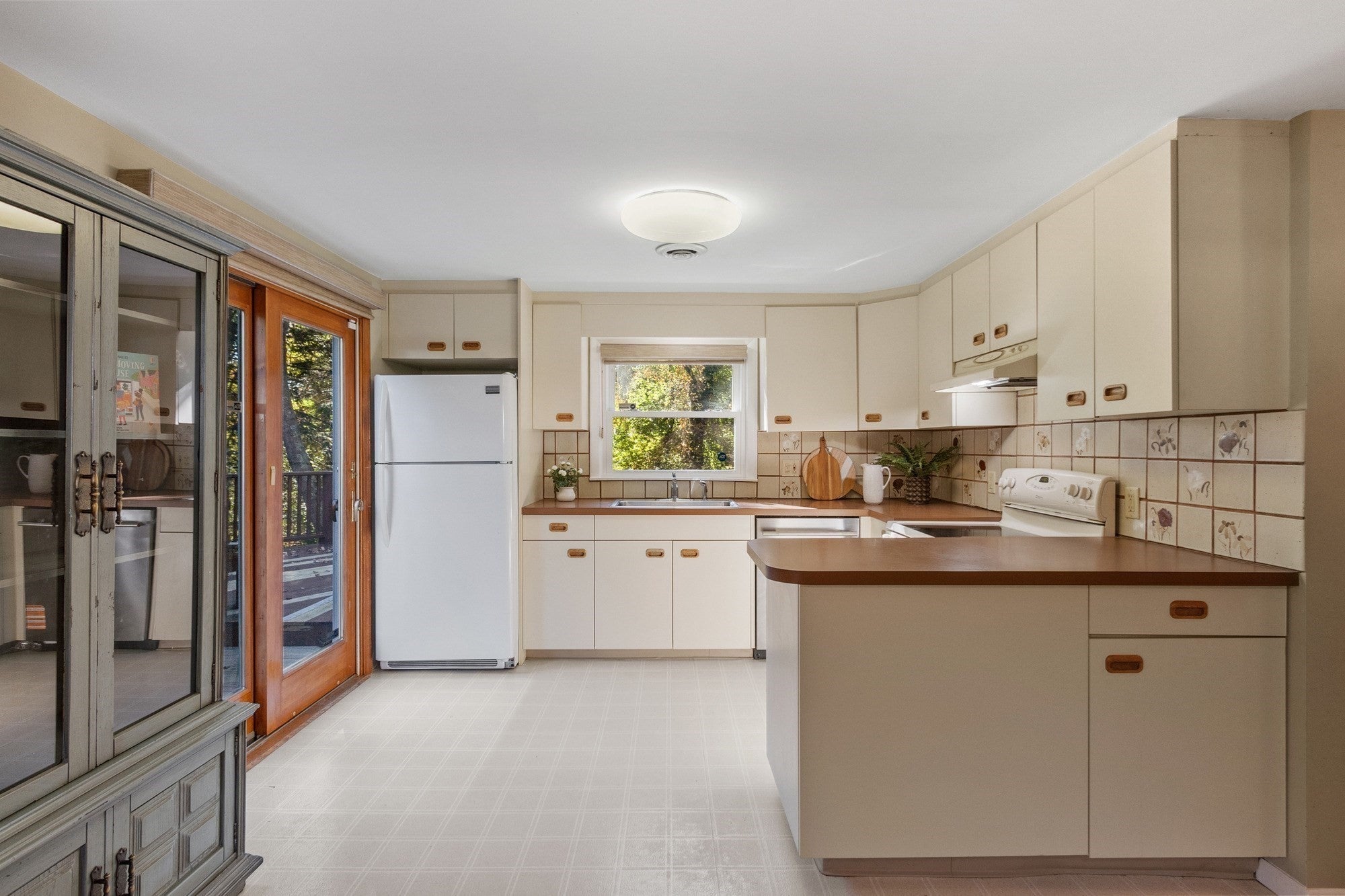 390 North Rd, Bedford, MA, 390 North Rd, Bedford, MA Photo #14