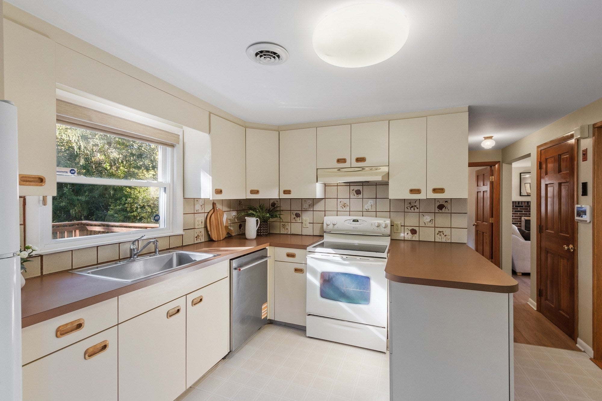 390 North Rd, Bedford, MA, 390 North Rd, Bedford, MA Photo #15
