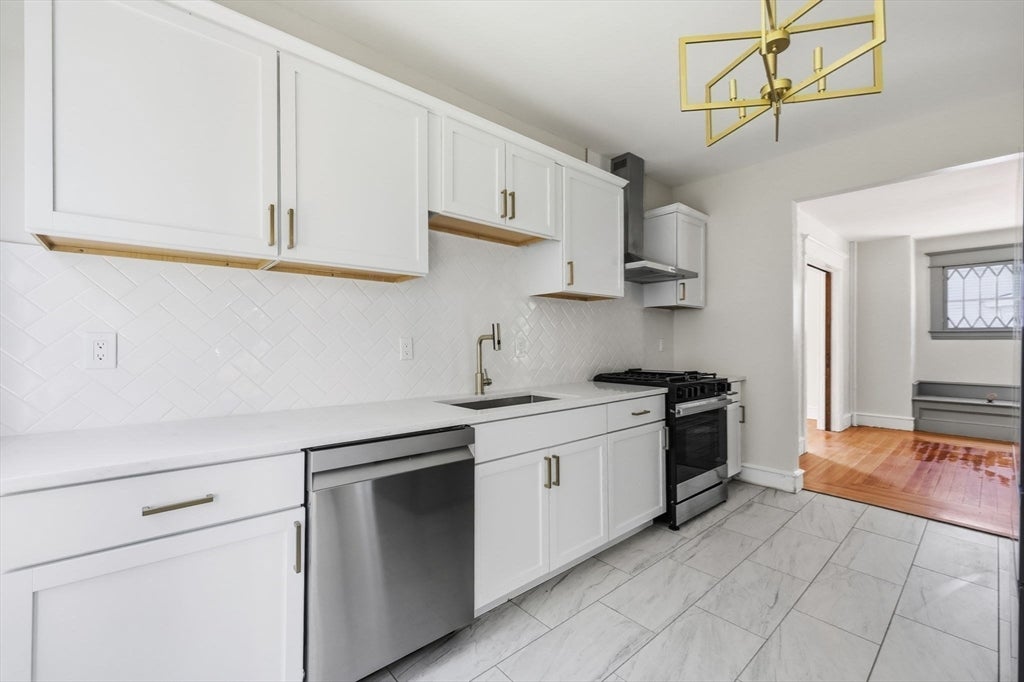 24 Washington Ave, Holyoke, MA, 24 Washington Ave, Holyoke, MA Photo #17