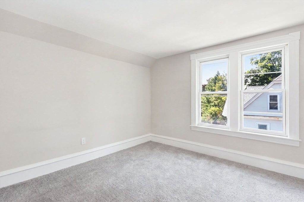24 Washington Ave, Holyoke, MA, 24 Washington Ave, Holyoke, MA Photo #38