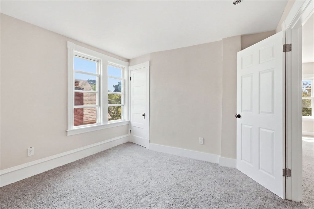 24 Washington Ave, Holyoke, MA, 24 Washington Ave, Holyoke, MA Photo #37
