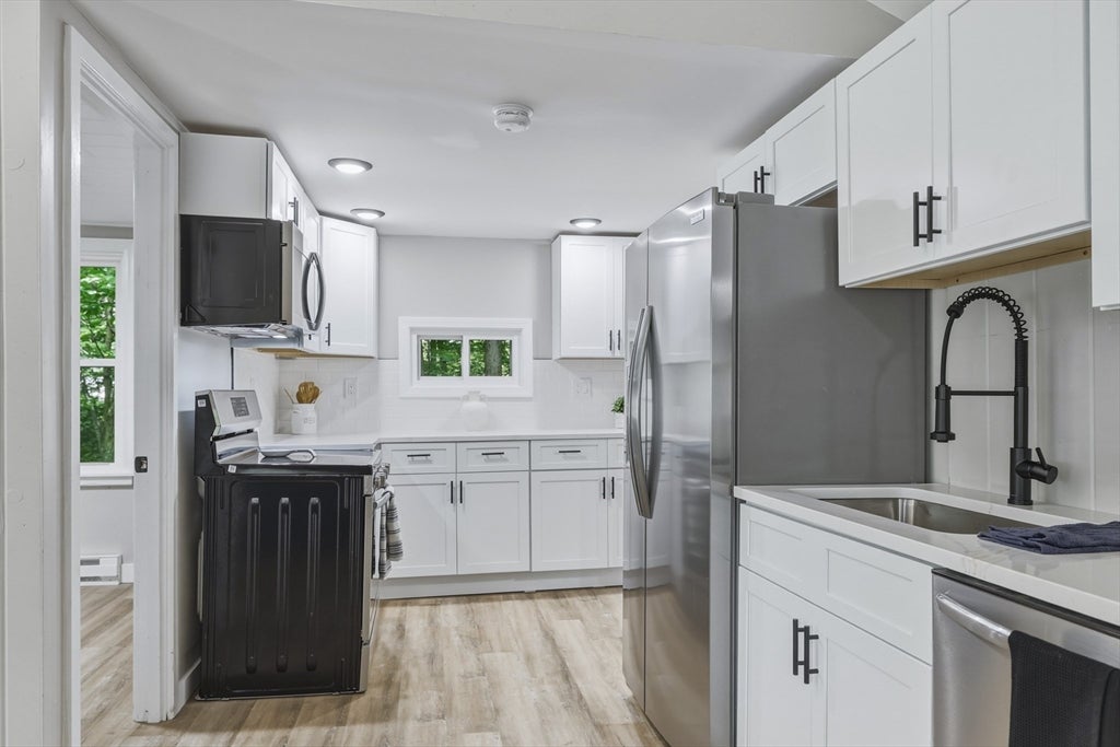 22 Knollwood Rd, Brimfield, MA Photo #3