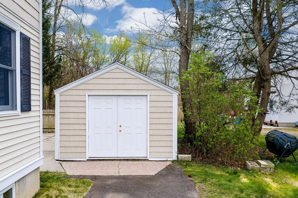 24 Dewey Ave