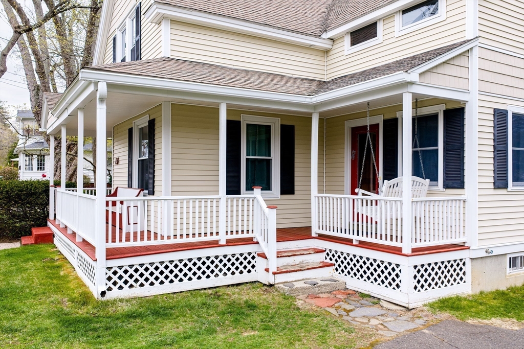 24 Dewey Ave