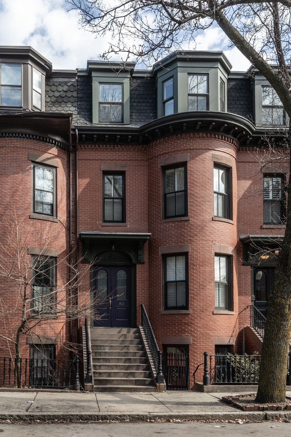 82 E Brookline St