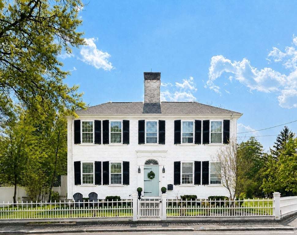 Photo of 12 Summer St, Kingston, MA