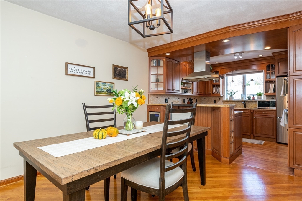 905 Sherwood Forest Ln. 905