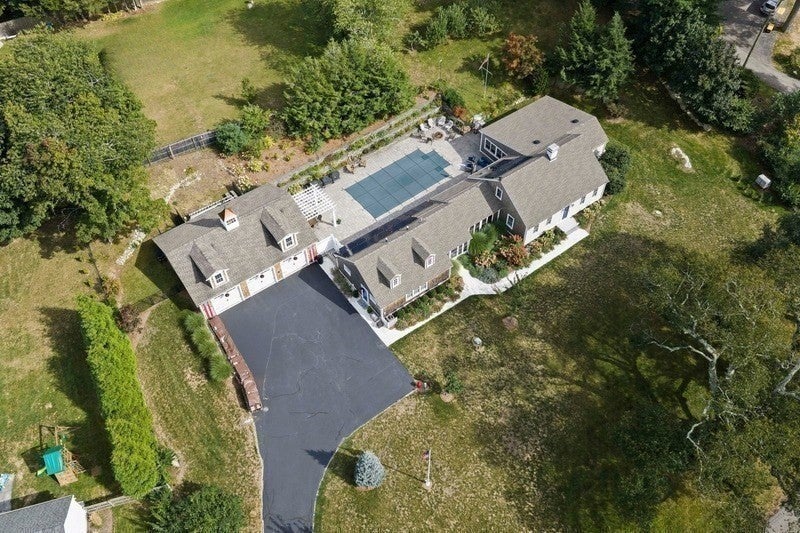 6 Jones River Dr