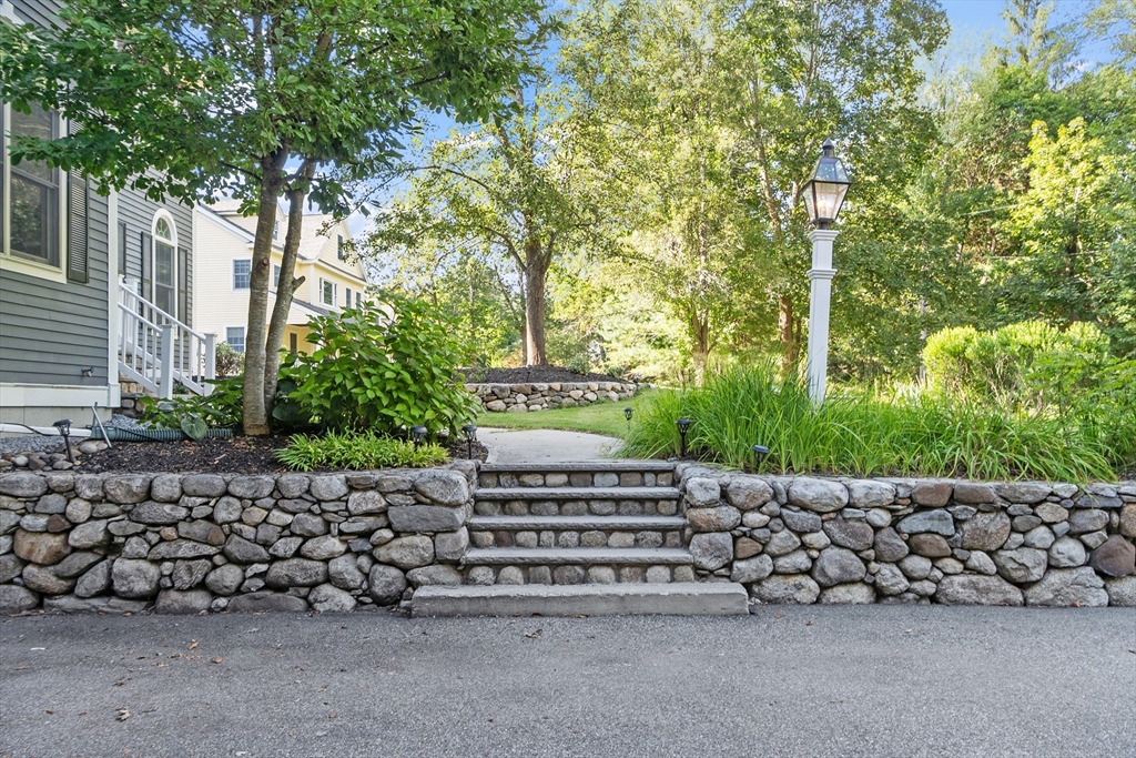 117 Hidden Rd