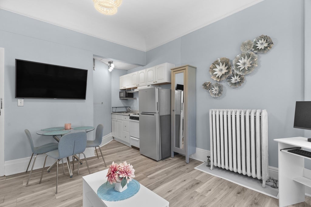 366 Commonwealth Ave 2I