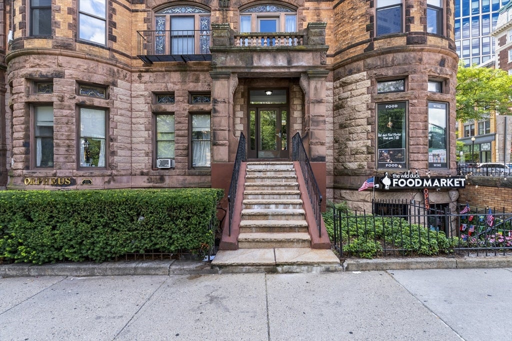 366 Commonwealth Ave 2I